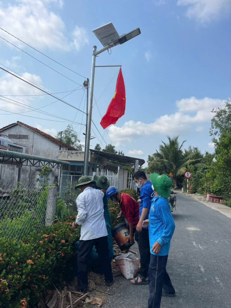Lắp đèn nlmt tp hcm
