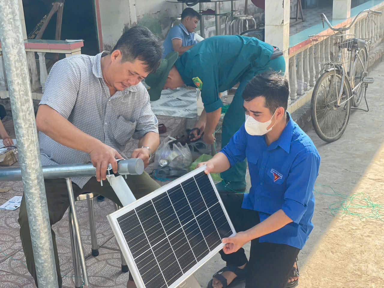 lắp đèn năng lượng TP HCM